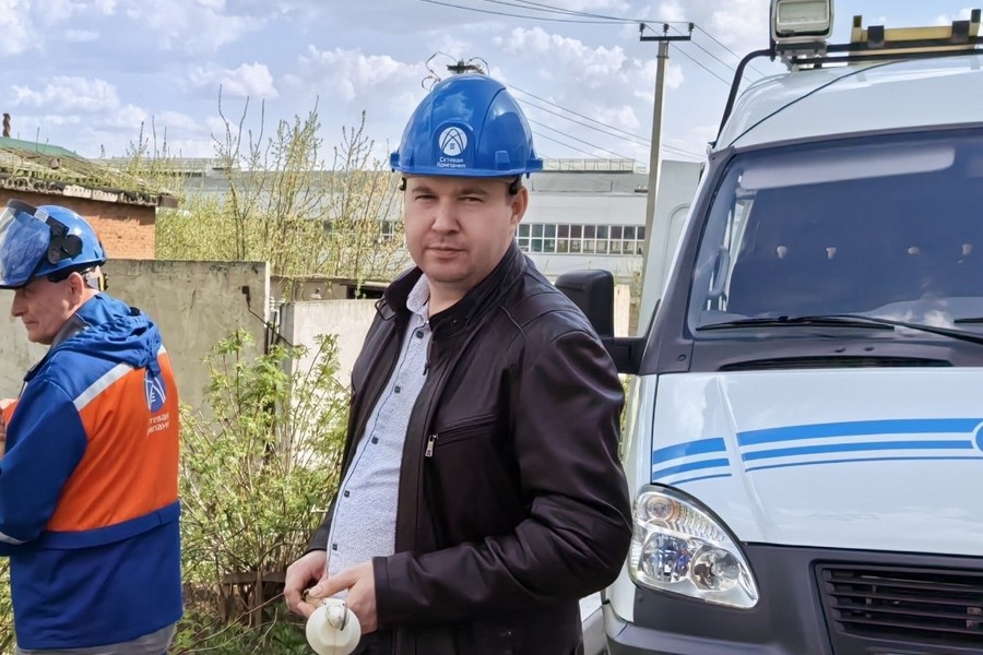Он на «страже» охраны труда в Агрызском РЭС